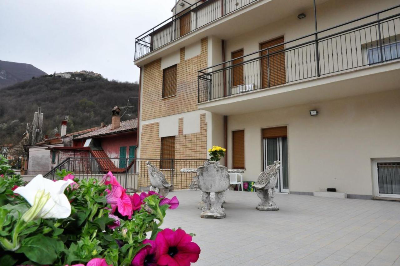 Albergo Rio Canistro Zewnętrze zdjęcie