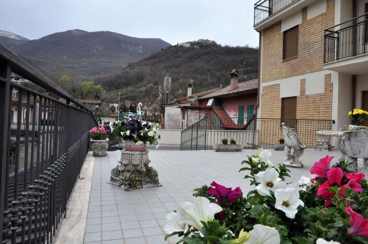 Albergo Rio Canistro Zewnętrze zdjęcie